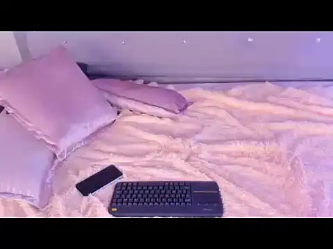 Snapshot of Kei_Oliver chatting on 02.14.25 Kei Oliver online show from 02.14.25