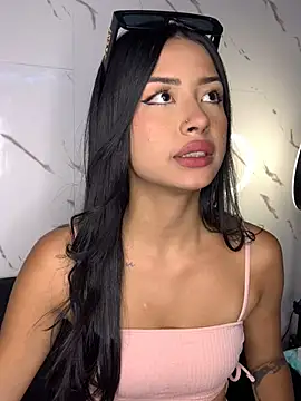 Snapshot of Miss_karol chatting on 02.04.25 Miss karol online show from 02.04.25