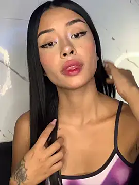 Snapshot of Miss_karol chatting on 02.05.25 Miss karol online show from 02.05.25