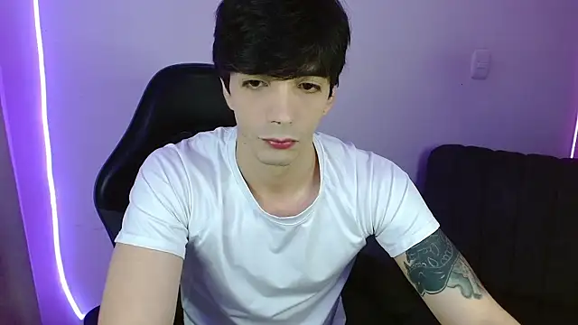Snapshot of H3ll_B0I chatting on 05.14.26 H3ll B0I online show from 05.14.26