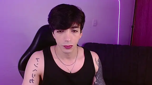 Snapshot of H3ll_B0I chatting on 05.15.26 H3ll B0I online show from 05.15.26