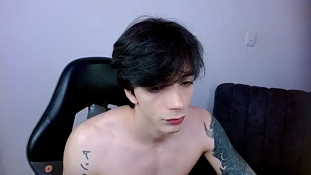 Snapshot of H3ll_B0I chatting on 06.13.26 H3ll B0I online show from 06.13.26