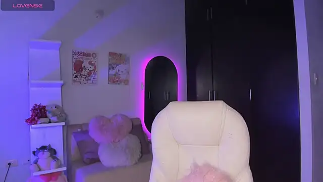 Snapshot of sabrinamoonie chatting on 11.10.25 sabrinamoonie online show from 11.10.25