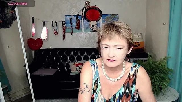Snapshot of SexyGrandma_ chatting on 10.23.25 SexyGrandma online show from 10.23.25