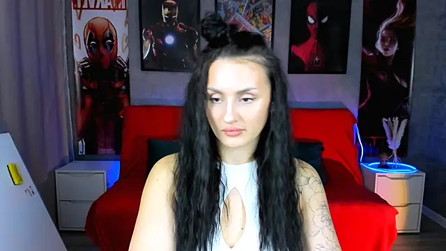 Snapshot of EmiliaBeynard chatting on 02.05.25 EmiliaBeynard online show from 02.05.25