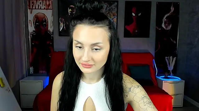 Snapshot of EmiliaBeynard chatting on 02.05.25 EmiliaBeynard online show from 02.05.25