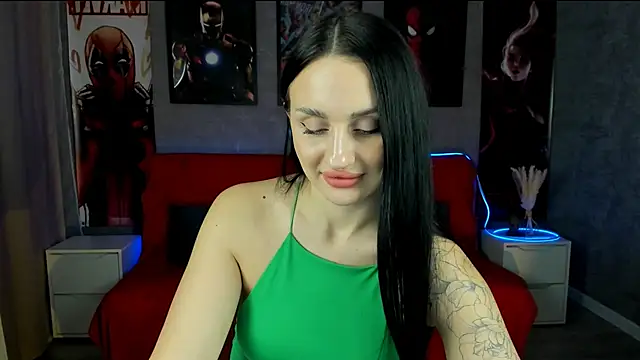 Snapshot of EmiliaBeynard chatting on 02.09.25 EmiliaBeynard online show from 02.09.25