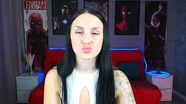 Snapshot of EmiliaBeynard chatting on 02.12.25 EmiliaBeynard online show from 02.12.25