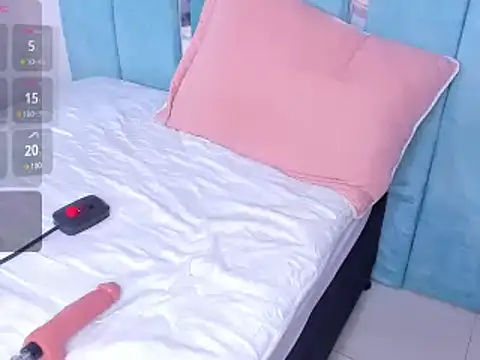 Snapshot of AlexxaSmall chatting on 02.12.25 AlexxaSmall online show from 02.12.25