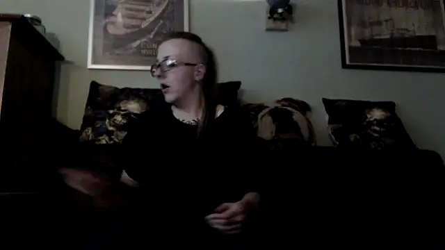 Snapshot of Astrid-Gilbert chatting on 01.29.25 Astrid-Gilbert online show from 01.29.25