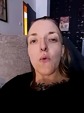 Snapshot of Astrid-Gilbert chatting on 02.22.25 Astrid-Gilbert online show from 02.22.25