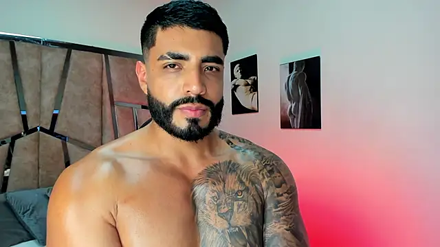 Snapshot of LeandroRusso chatting on 02.21.25 LeandroRusso online show from 02.21.25