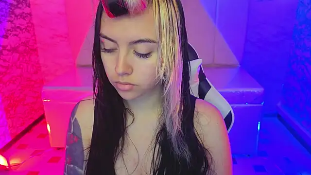 Hela v online show from 03.23.26