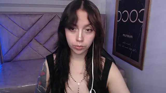 Snapshot of Hela_v chatting on 05.04.26 Hela v online show from 05.04.26