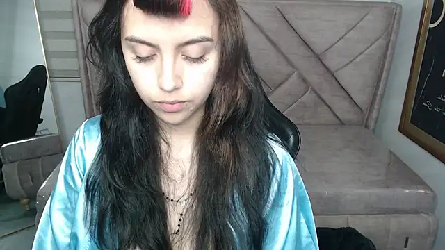 Snapshot of Hela_v chatting on 05.08.26 Hela v online show from 05.08.26