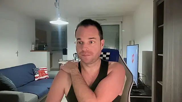 Snapshot of Funnyjul31 chatting on 01.25.25 Funnyjul31 online show from 01.25.25