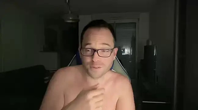 Snapshot of Funnyjul31 chatting on 01.27.25 Funnyjul31 online show from 01.27.25