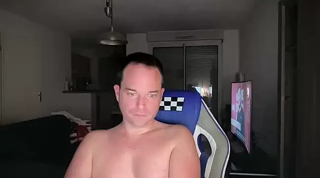 Snapshot of Funnyjul31 chatting on 01.29.25 Funnyjul31 online show from 01.29.25