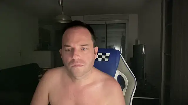 Snapshot of Funnyjul31 chatting on 01.30.25 Funnyjul31 online show from 01.30.25