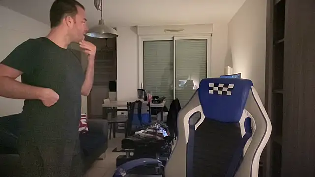 Snapshot of Funnyjul31 chatting on 01.31.25 Funnyjul31 online show from 01.31.25