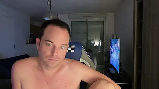 Snapshot of Funnyjul31 chatting on 02.07.25 Funnyjul31 online show from 02.07.25