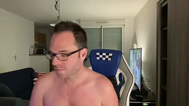 Snapshot of Funnyjul31 chatting on 02.08.25 Funnyjul31 online show from 02.08.25