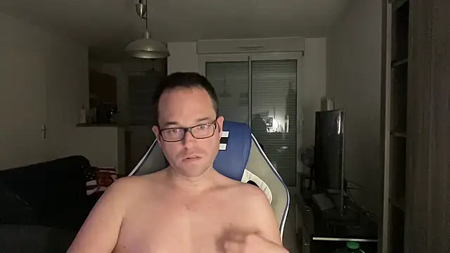 Snapshot of Funnyjul31 chatting on 02.08.25 Funnyjul31 online show from 02.08.25