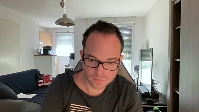 Snapshot of Funnyjul31 chatting on 02.09.25 Funnyjul31 online show from 02.09.25