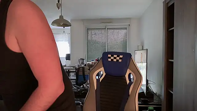 Snapshot of Funnyjul31 chatting on 02.10.25 Funnyjul31 online show from 02.10.25