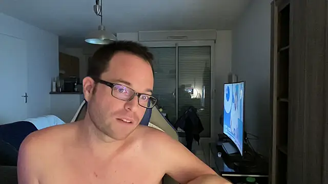 Snapshot of Funnyjul31 chatting on 02.12.25 Funnyjul31 online show from 02.12.25