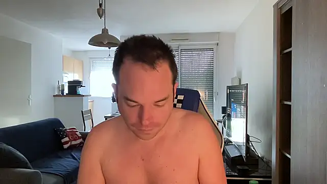 Snapshot of Funnyjul31 chatting on 02.19.25 Funnyjul31 online show from 02.19.25