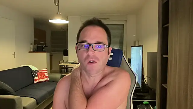 Snapshot of Funnyjul31 chatting on 02.22.25 Funnyjul31 online show from 02.22.25