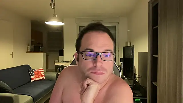 Snapshot of Funnyjul31 chatting on 02.22.25 Funnyjul31 online show from 02.22.25