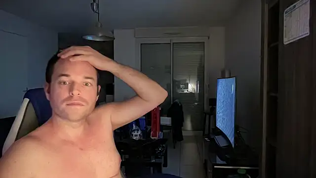 Snapshot of Funnyjul31 chatting on 02.28.25 Funnyjul31 online show from 02.28.25