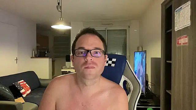 Snapshot of Funnyjul31 chatting on 03.06.25 Funnyjul31 online show from 03.06.25