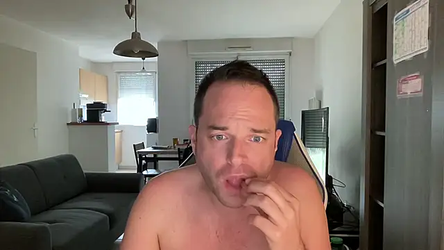 Snapshot of Funnyjul31 chatting on 03.12.25 Funnyjul31 online show from 03.12.25