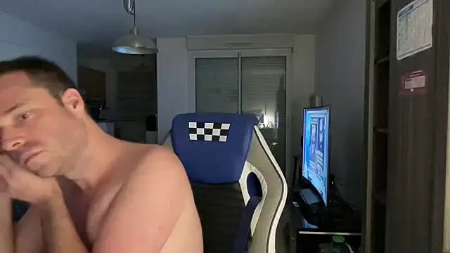 Snapshot of Funnyjul31 chatting on 03.12.25 Funnyjul31 online show from 03.12.25