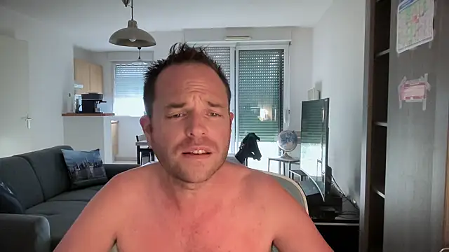 Snapshot of Funnyjul31 chatting on 09.08.25 Funnyjul31 online show from 09.08.25