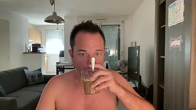 Snapshot of Funnyjul31 chatting on 09.10.25 Funnyjul31 online show from 09.10.25