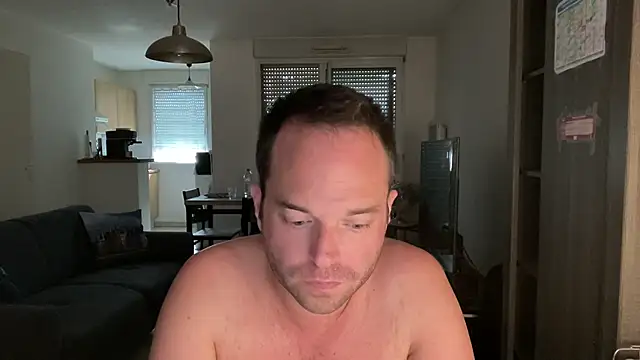 Snapshot of Funnyjul31 chatting on 09.12.25 Funnyjul31 online show from 09.12.25