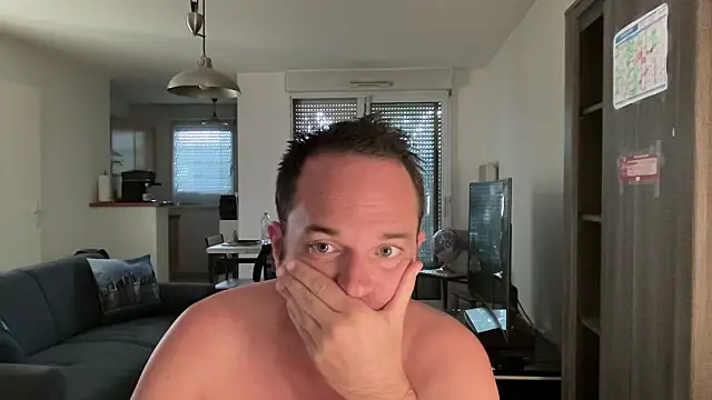 Snapshot of Funnyjul31 chatting on 09.16.25 Funnyjul31 online show from 09.16.25