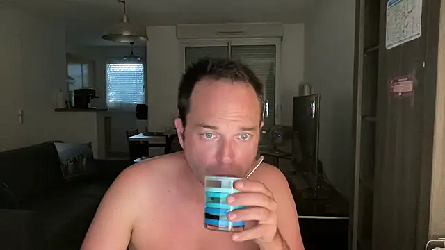 Snapshot of Funnyjul31 chatting on 09.19.25 Funnyjul31 online show from 09.19.25