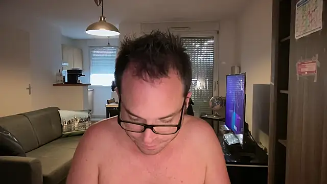 Snapshot of Funnyjul31 chatting on 10.01.25 Funnyjul31 online show from 10.01.25