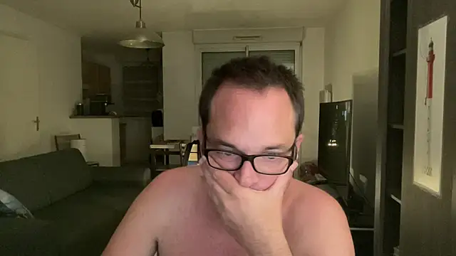 Snapshot of Funnyjul31 chatting on 06.23.26 Funnyjul31 online show from 06.23.26