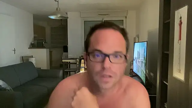 Snapshot of Funnyjul31 chatting on 06.24.26 Funnyjul31 online show from 06.24.26