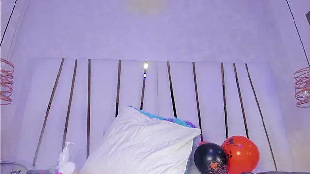 violet gray  online show from 10.24.25