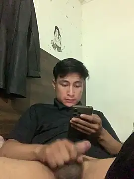 Snapshot of EduardoEspinoza12 chatting on 05.05.26 EduardoEspinoza12 online show from 05.05.26