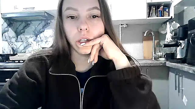 Snapshot of Misssweet_s chatting on 10.17.25 Misssweet s online show from 10.17.25