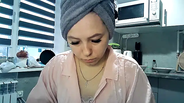 Snapshot of Misssweet_s chatting on 11.05.25 Misssweet s online show from 11.05.25