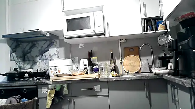 Snapshot of Misssweet_s chatting on 11.16.25 Misssweet s online show from 11.16.25